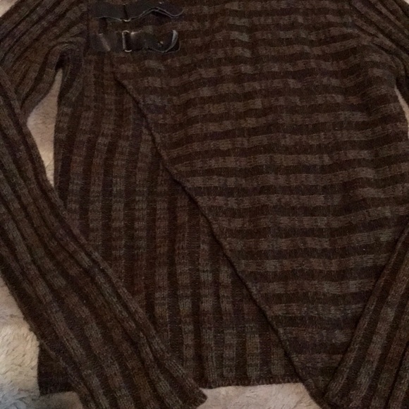 Unique sweater - Picture 4 of 5